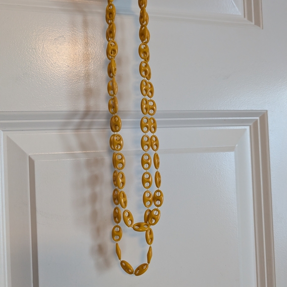 Vintage Strand Unique Mustard Yellow Necklace - Picture 3 of 6
